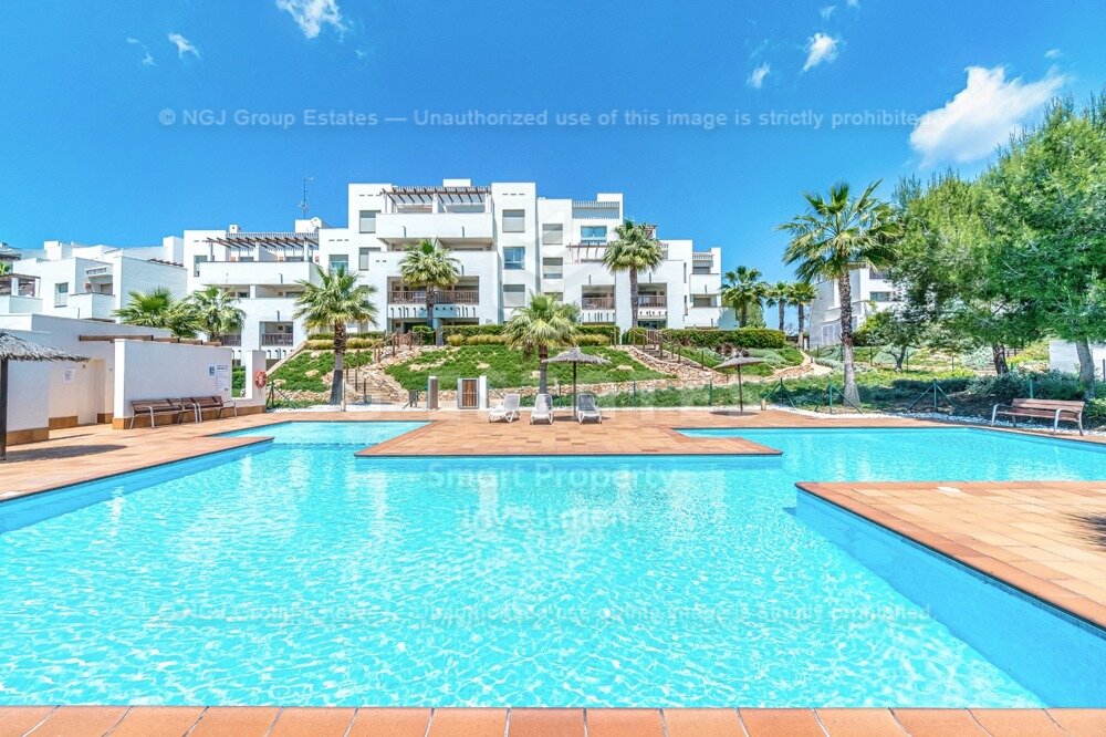 3-Bed Ample Apartment - Unique Opportunity in Las Colinas Golf 